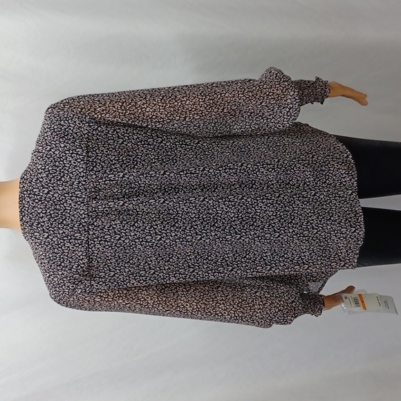 Sam & Jess Women's V-Neck Button-Front Smocked-Shoulder Top - Picture 8 of 11